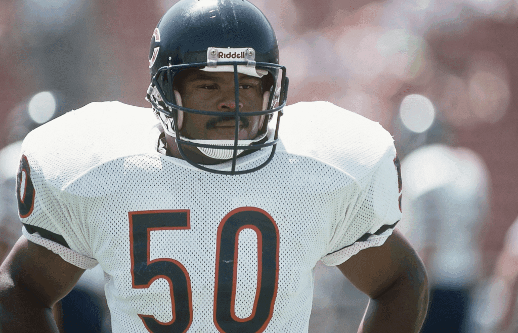 Sep 2, 1989; Los Angeles, CA, USA; FILE PHOTO; Chicago Bears linebacker Mike Singletary (50) on the field against the Los Angeles Raiders at Los Angeles Memorial Coliseum during the 1989 preseason. Mandatory Credit: Peter Brouillet-USA TODAY NETWORK