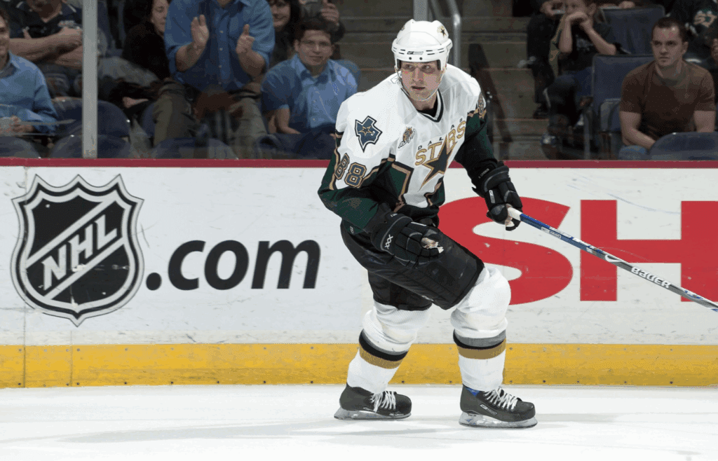 Nov 30, 2006; Washington, DC, USA; Dallas Stars right wing Eric Lindros (88) on the ice against the Washington Capitals at Verizon Center. Credit: Lou Capozzola-USA TODAY NETWORK