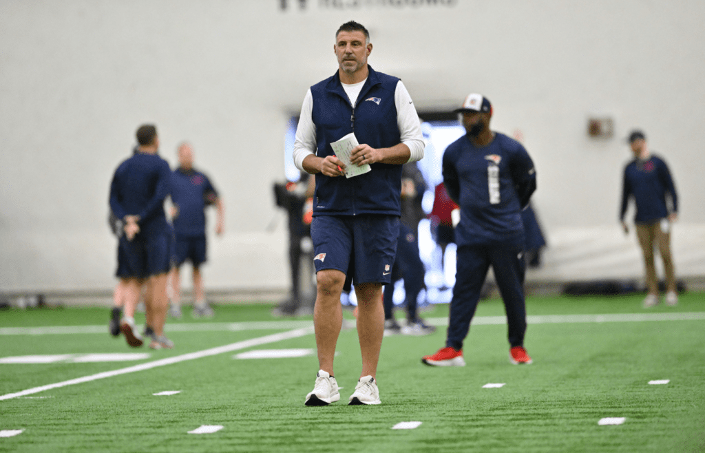 Jun 10, 2025; Foxborough, MA, USA; New England Patriots head coach Mike Vrabel watches over practice during minicamp held in the WIN Field House at Gillette Stadium. Mandatory Credit: Eric Canha-Imagn Images