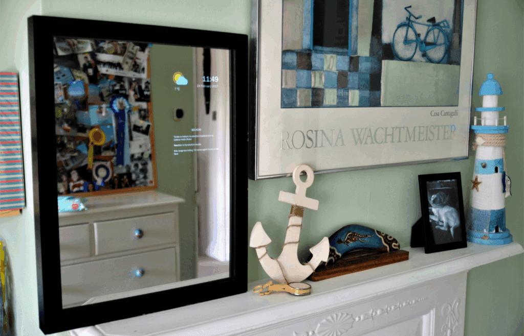 Smart-Mirror in Bedroom